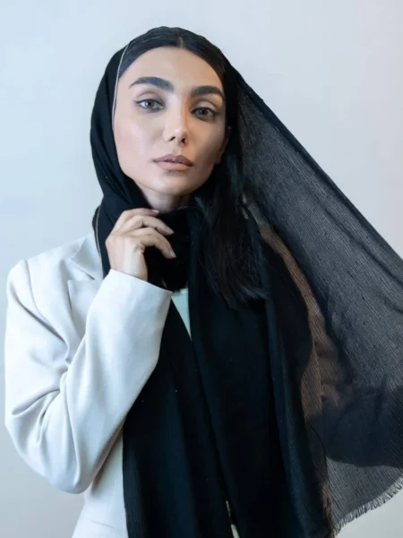 شال لب طلایی