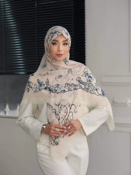 روسری نخی گلدار