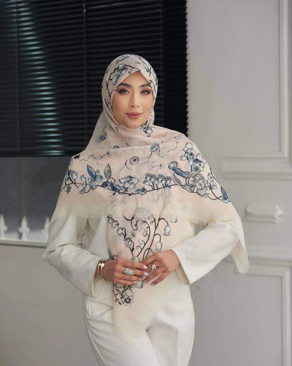 روسری نخی گلدار