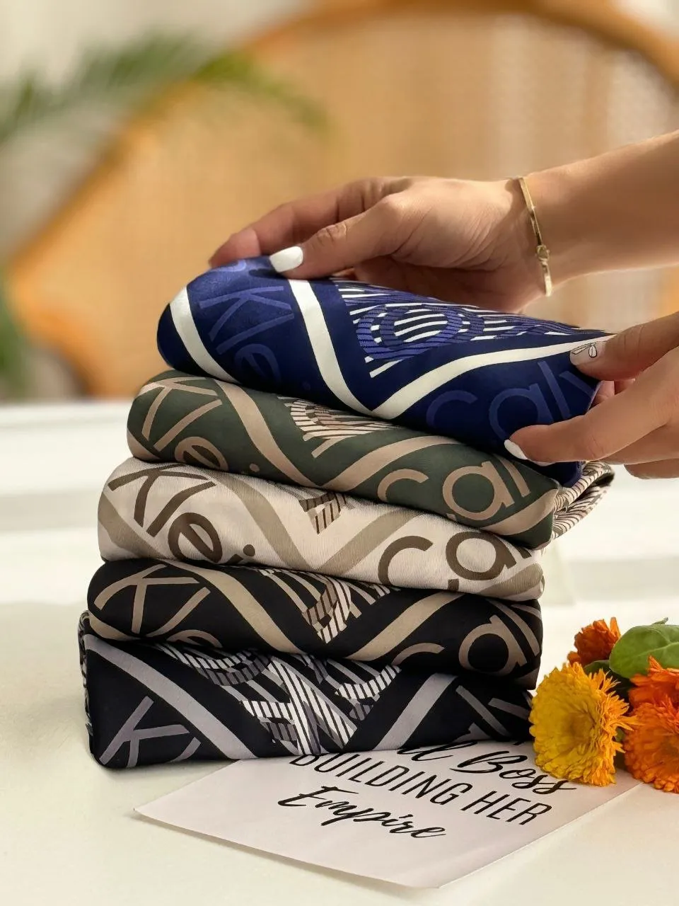 روسری ابریشم کجراه کلوین کلاین