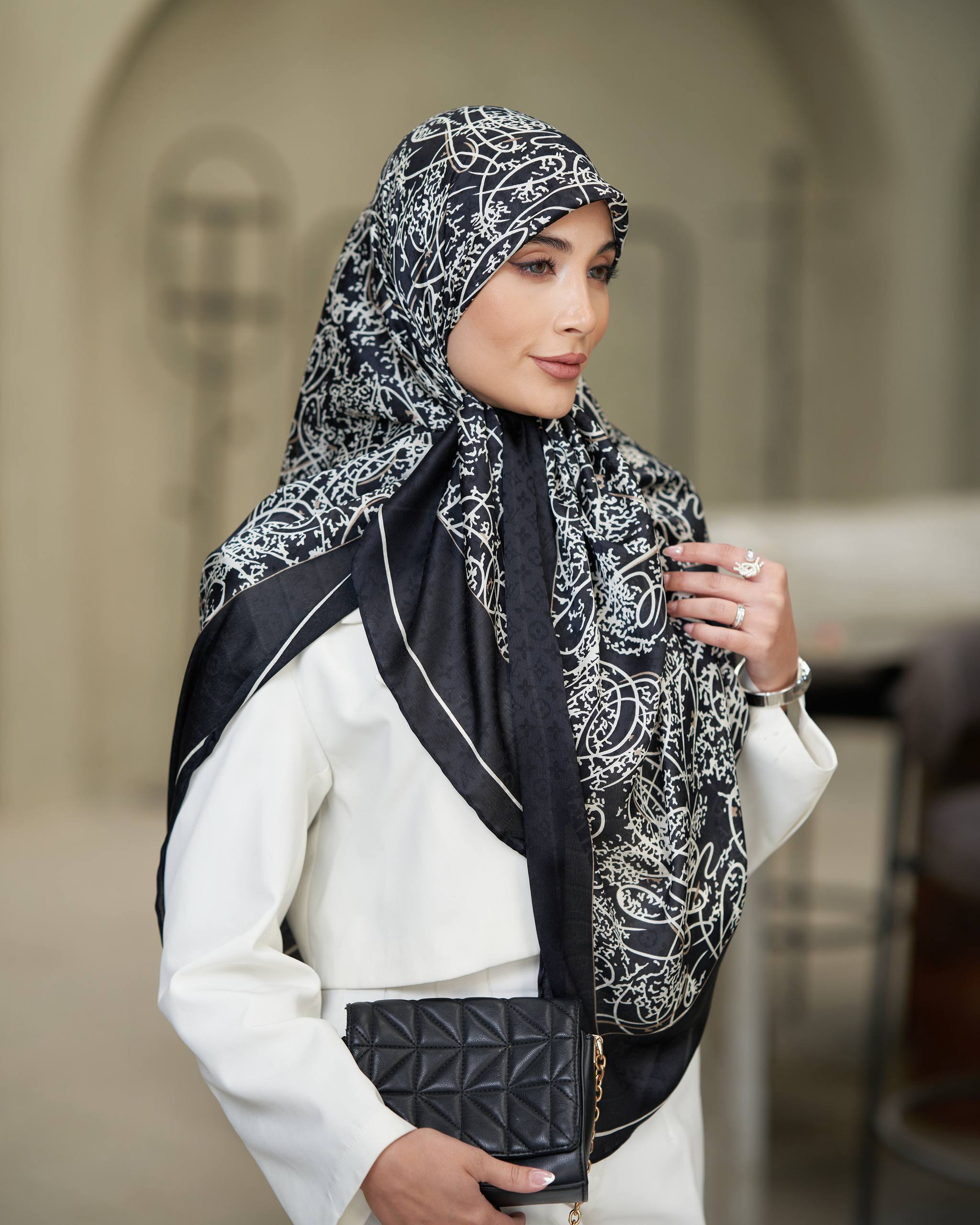 روسری ابریشم ال وی