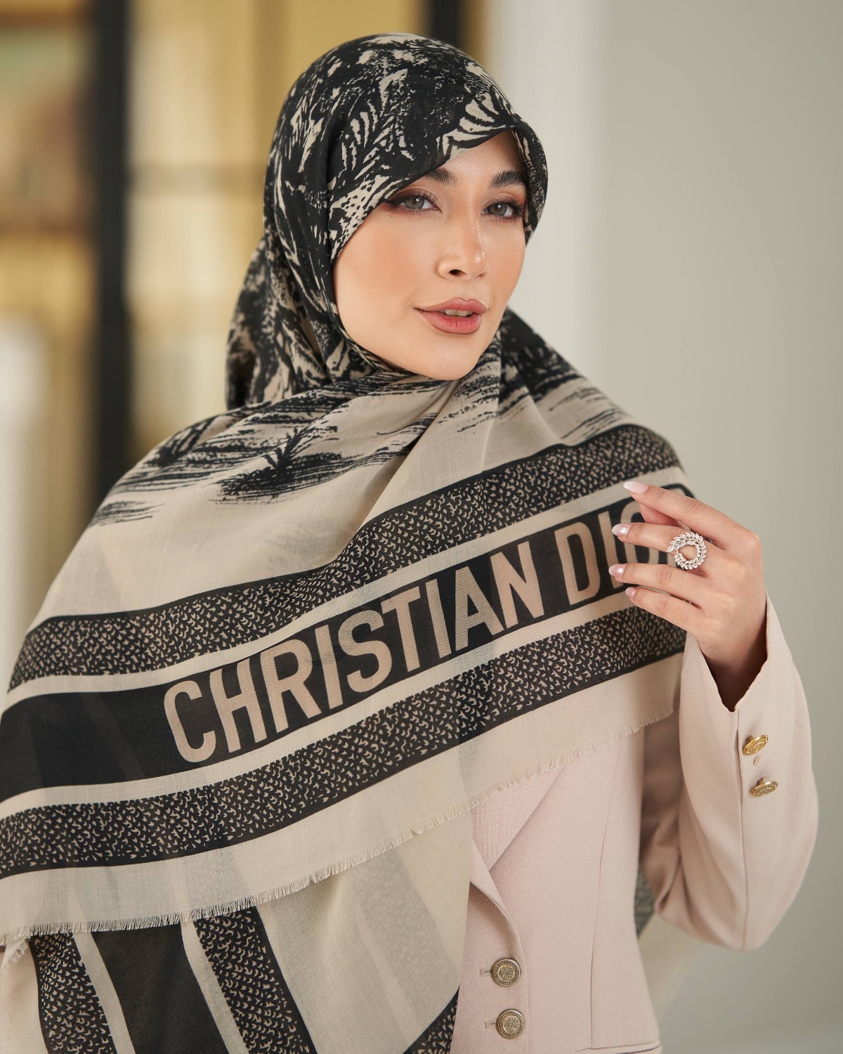 روسری نخی طرح دیور