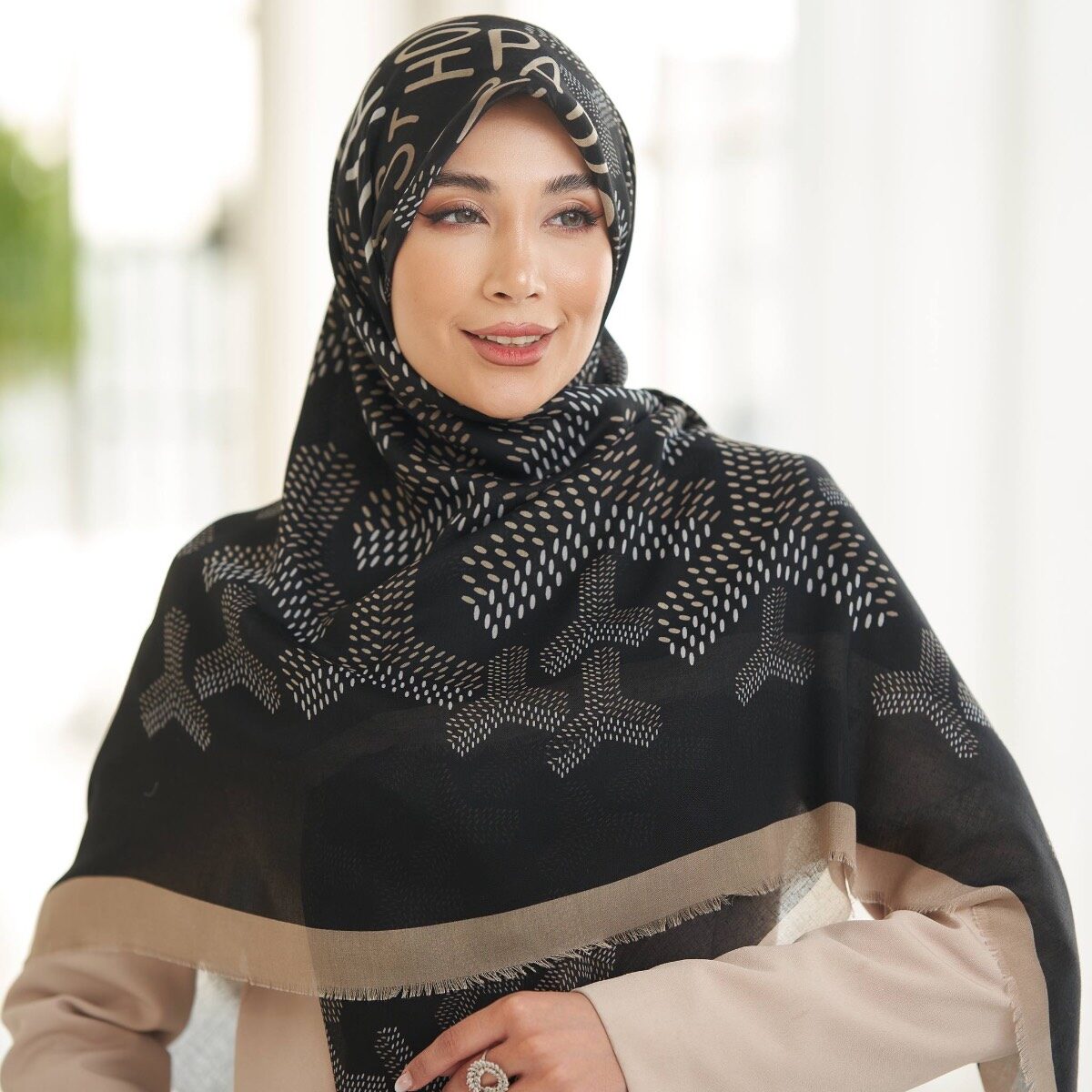 روسری طرح گویارد